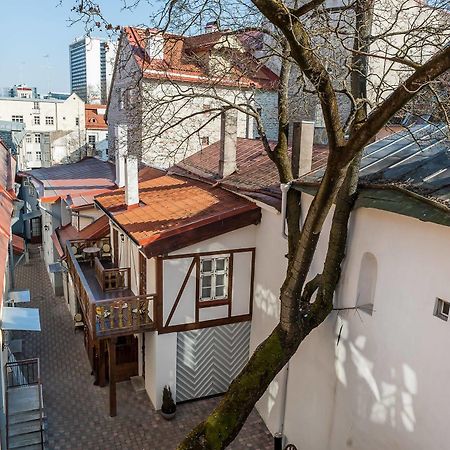 Hotel Three Crowns Residents Tallin Exterior foto