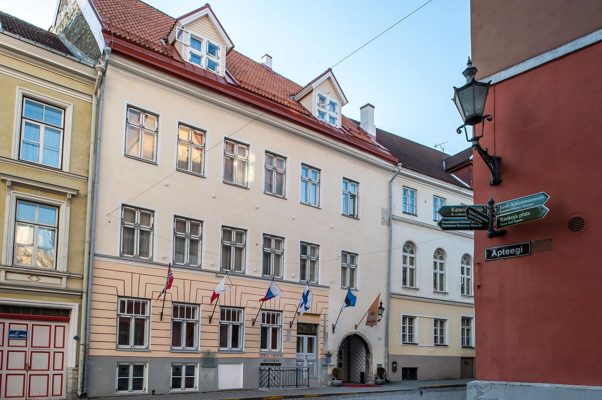 Hotel Three Crowns Residents Tallin Exterior foto